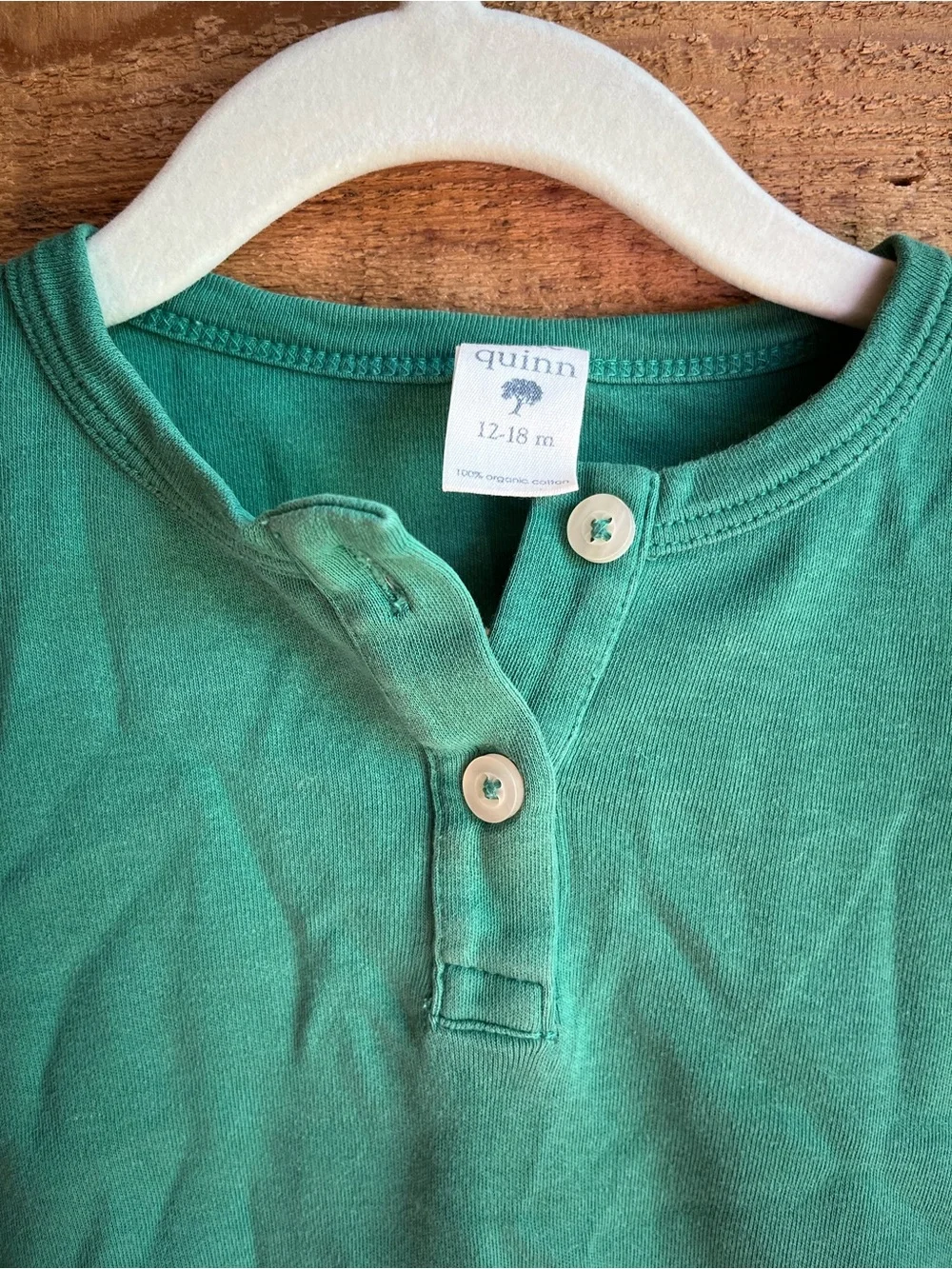 KATE QUINN - Green Organic Cotton Short Sleeve Henley Tee Shirt